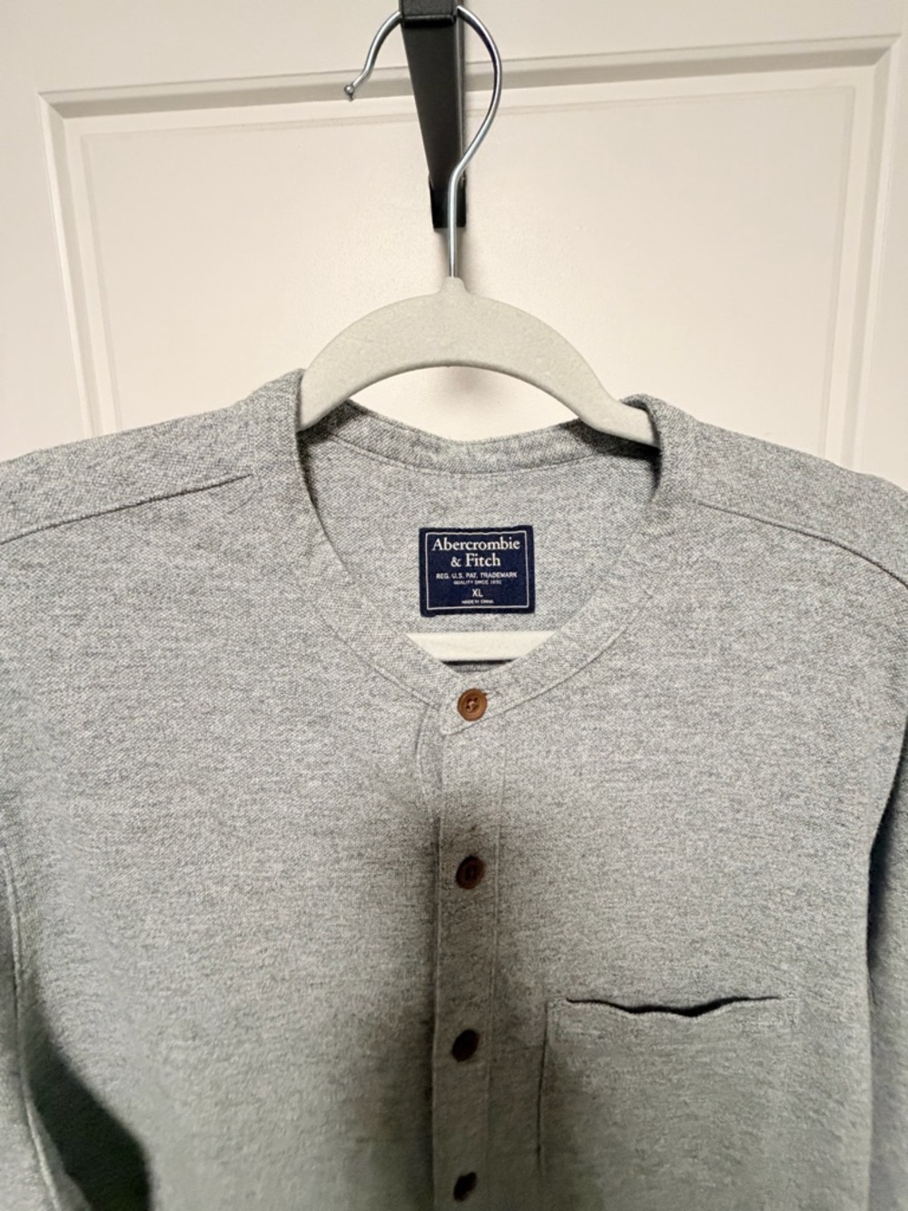 Abercrombie & Fitch Men’s Grey Henley Button-Down Shirt - Picture 3 of 4